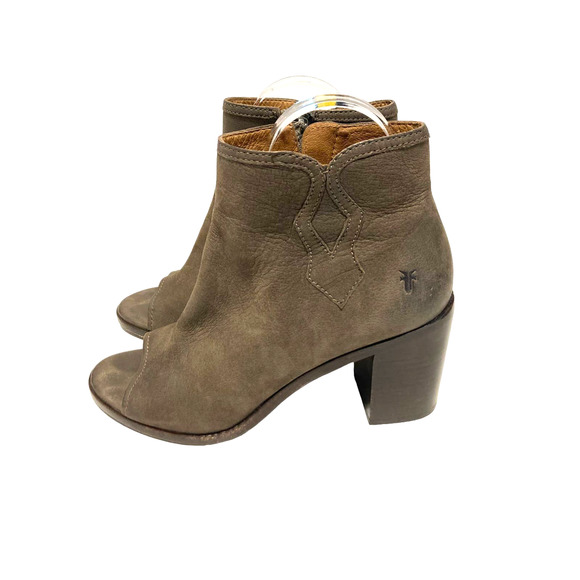 Frye Women's Zippered Ankle Boots‎ Size Brown Leather Size 7M - Picture 4 of 13